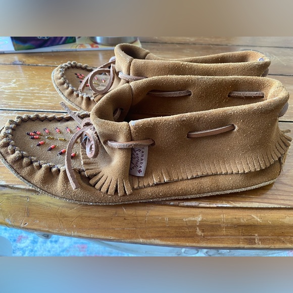 Chief Canada Moccasin Slippers Size 7 - Picture 4 of 6